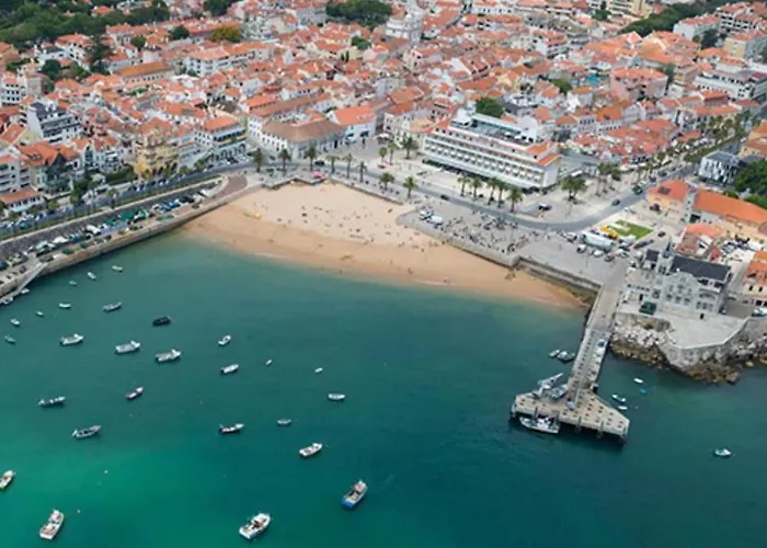 Historic Town Cascais Modern Apartment